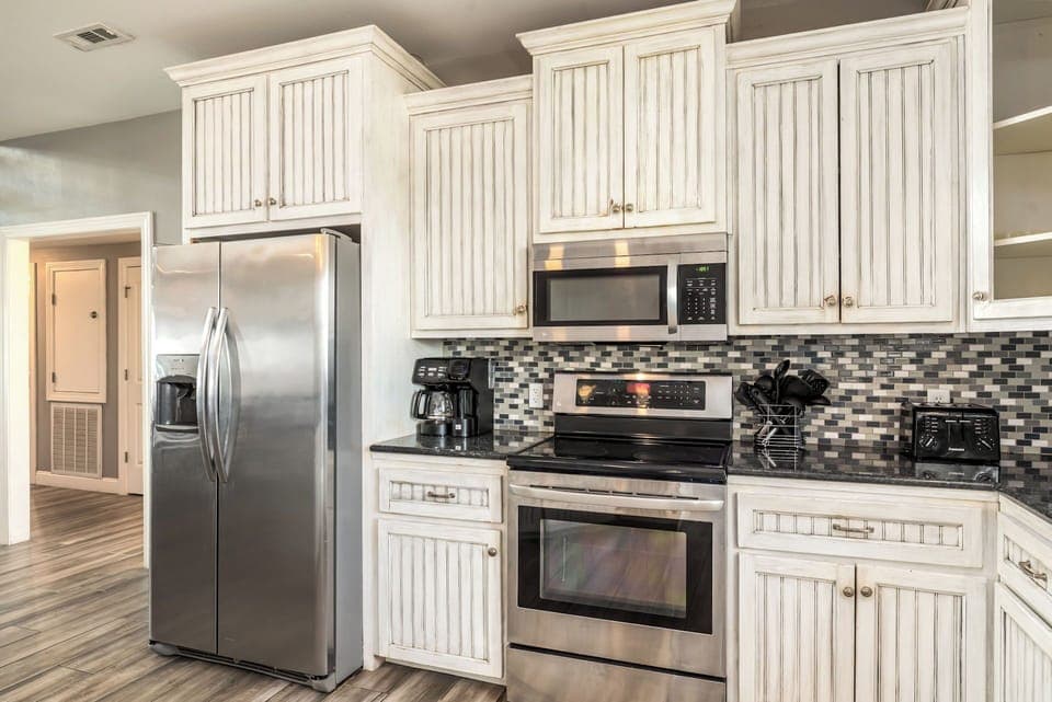 Island Fever 1st Flr Kitchen3