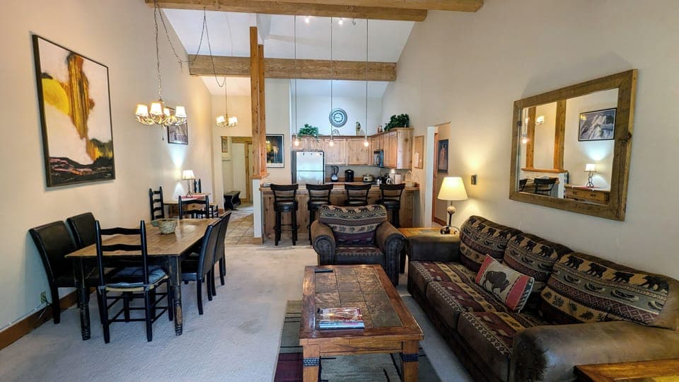 Beaver Creek West Condo O4 living room & kitchen