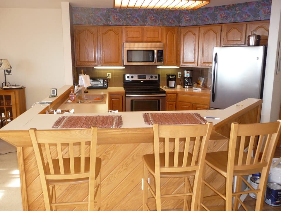 Kitchen with Bar