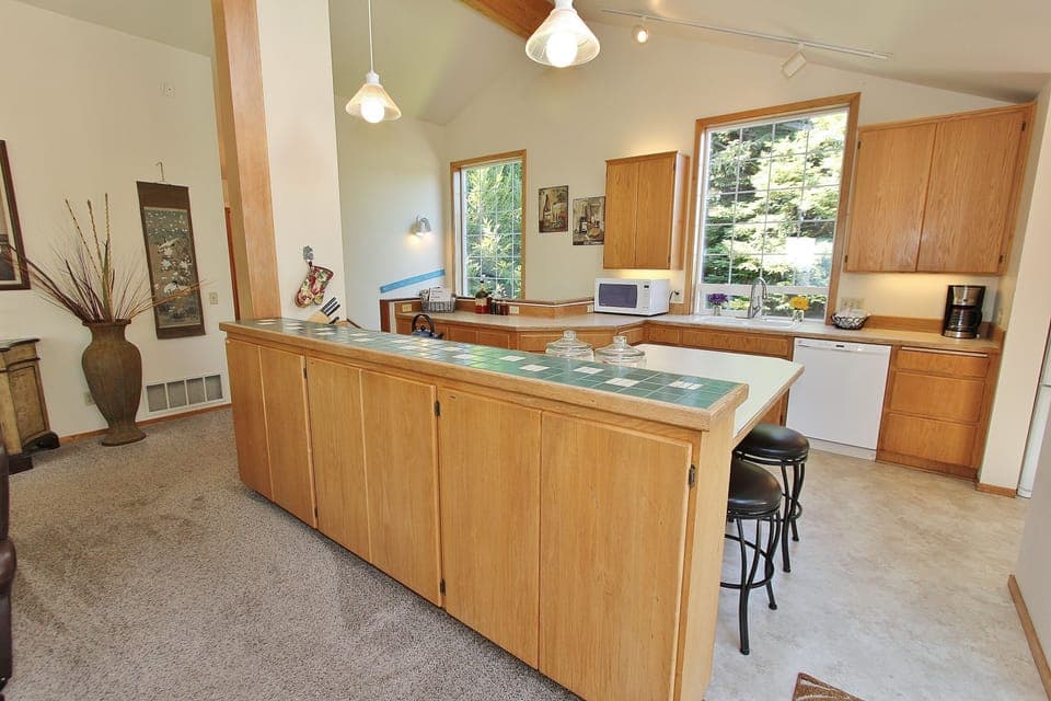 Kitchen - Fully stocked with staples