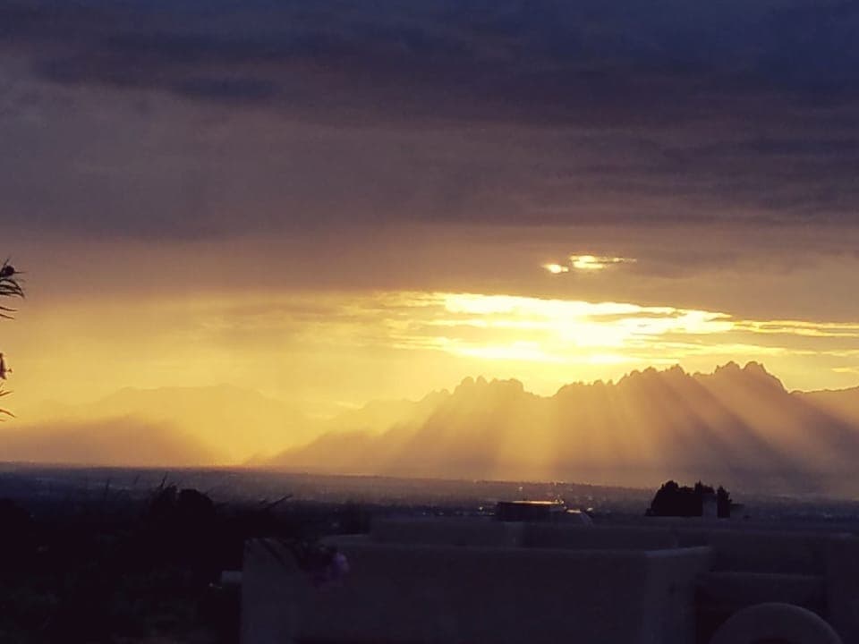 Sunrise view of the Oregon Mountains
