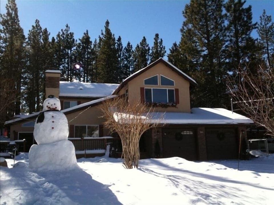 Our personal vacation home is 3,200 sqft, 4 Bedrooms, 4 Bathrooms, Sleeps 16. 