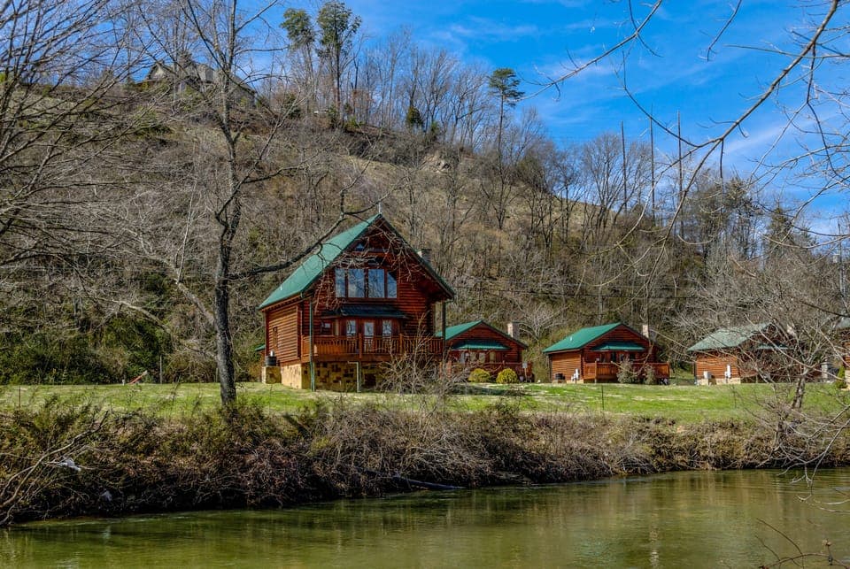 Cabins on the River in Pigeon Forge "River Cabin" - Located on the Little Pigeon River