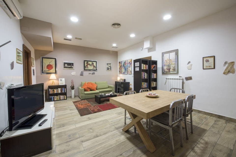 the living space..with the extendable table