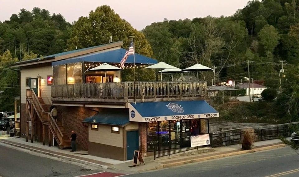 Enjoy shops, restaurants, and mountain-town charm in nearby Bryson City.