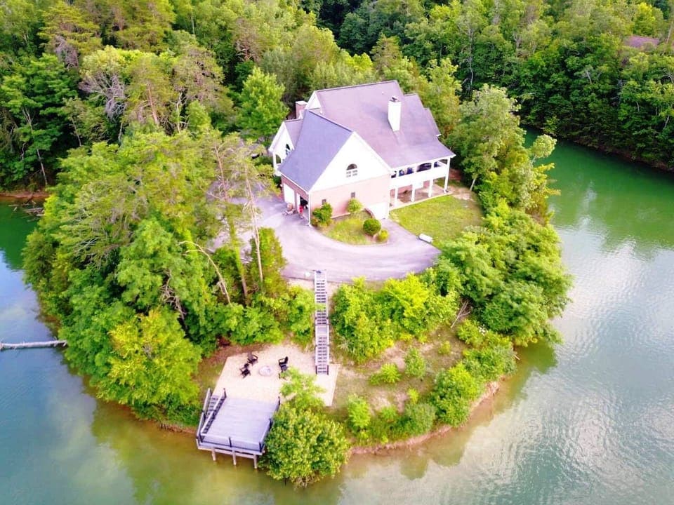 Aerial View of the Tennessee Lake House and private peninsula