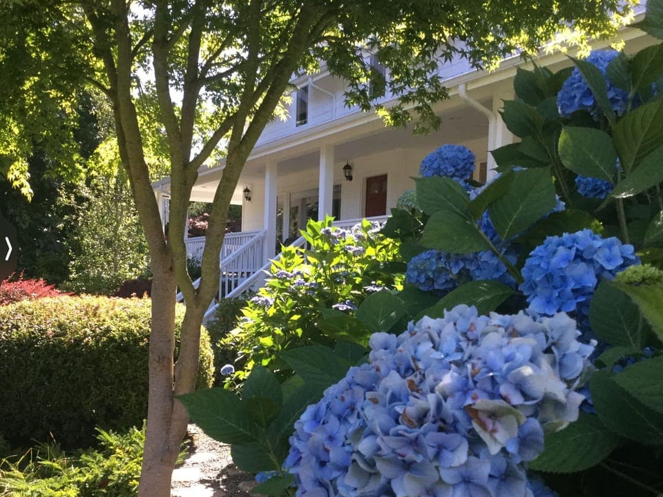 Front entrance to historic Green Gable Inn.