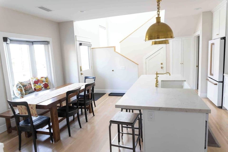 Renovated light kitchen 