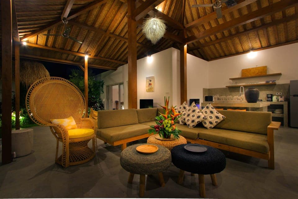 #H1 8BR Oberoi 700m Beach Seminyak Villa