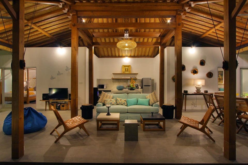 #L1 12BR Oberoi 700m beach Seminyak