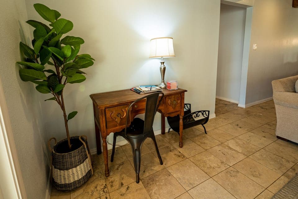 Desk to catch up on work or weekend reading