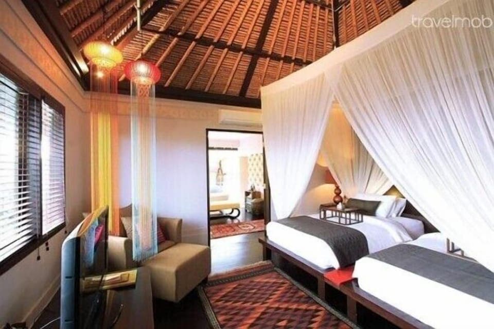 2BR Beachfront Villa in Canggu