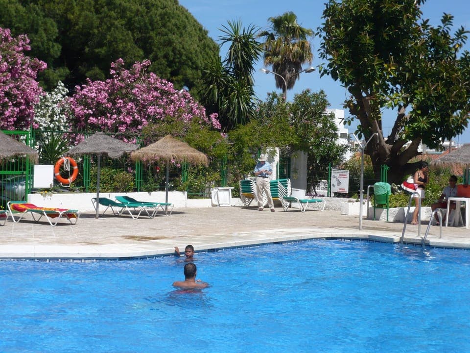 FREE pool - FREE apartment clean before arrival and after departure