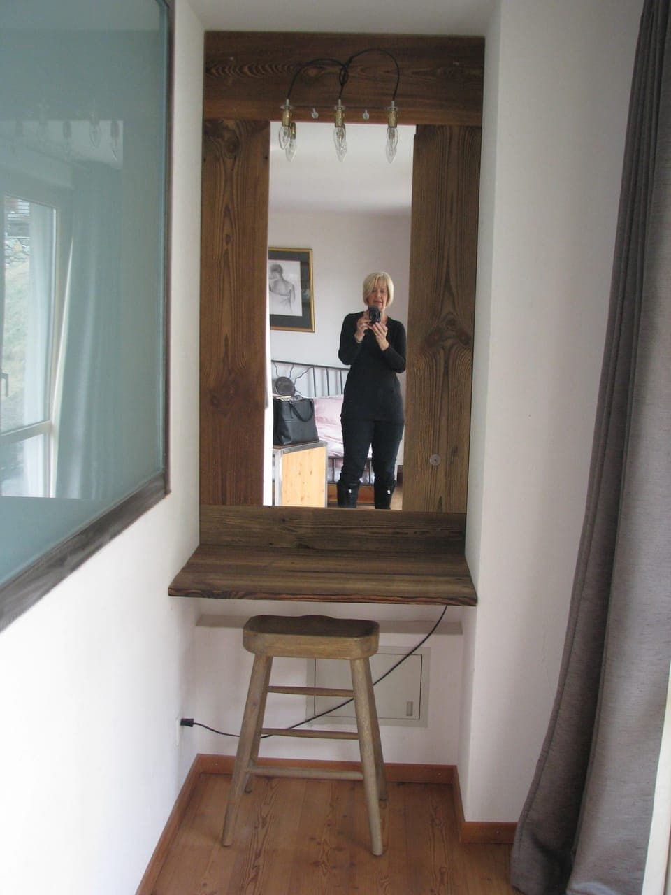 dressing table Bedroom 1