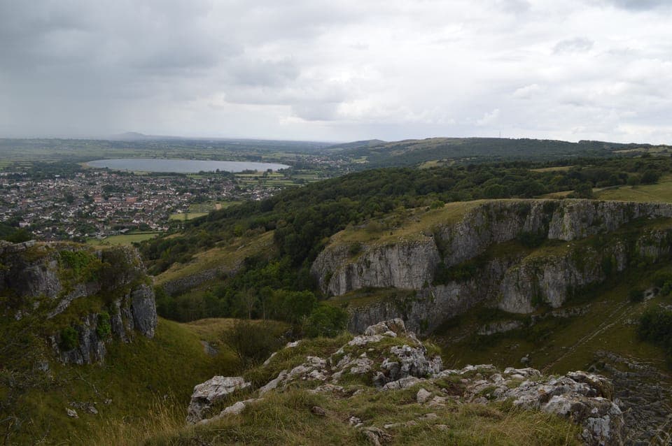 Cheddar Gorge view from the top (Draco2008)