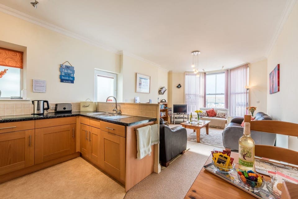 Kitchen and Lounge Area