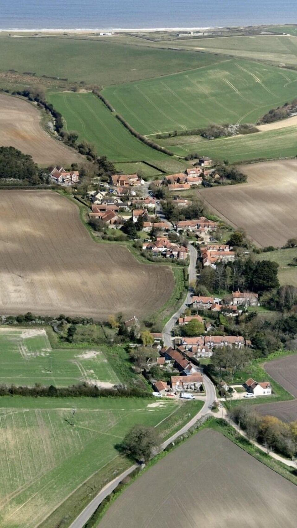 Kelling tea rooms , gallery, bookshop less than a mile away!