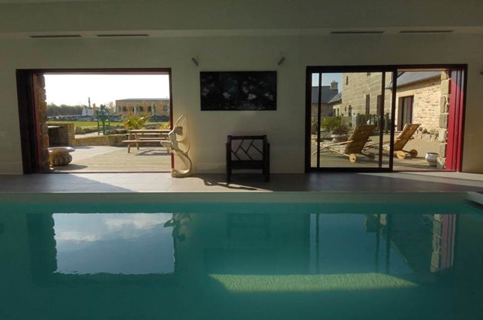 piscine intérieur chauffée