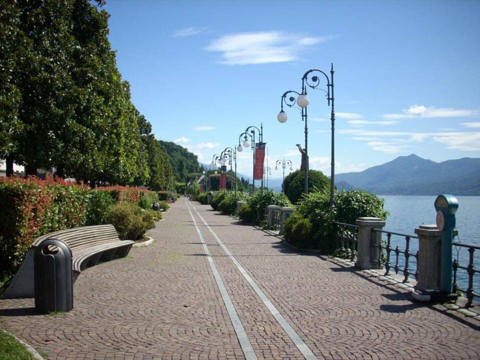 The passeggiata in Intra along Lake Maggiore