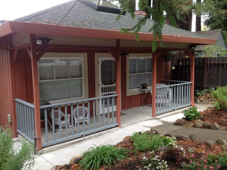 Front of Cottage. Covered Porch.