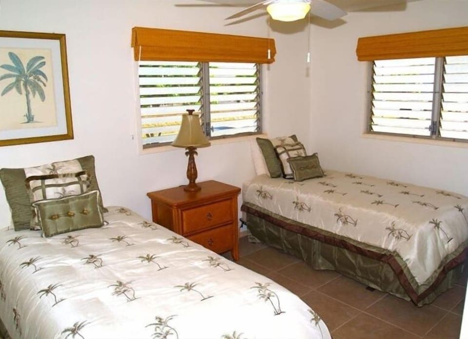 The 3rd bedroom can be 2 twins, or converted to 1 single King upon request.