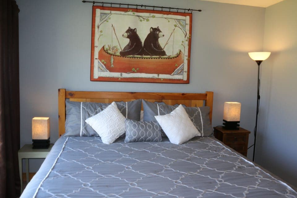 Master bedroom (King)