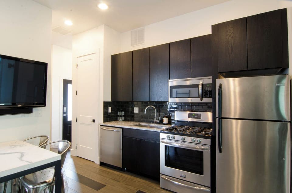 Full 2nd kitchen in the apartment.