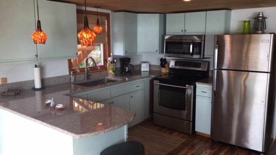 Recently updated kitchen all new appliances - dishware, pots/pans, etc. provided