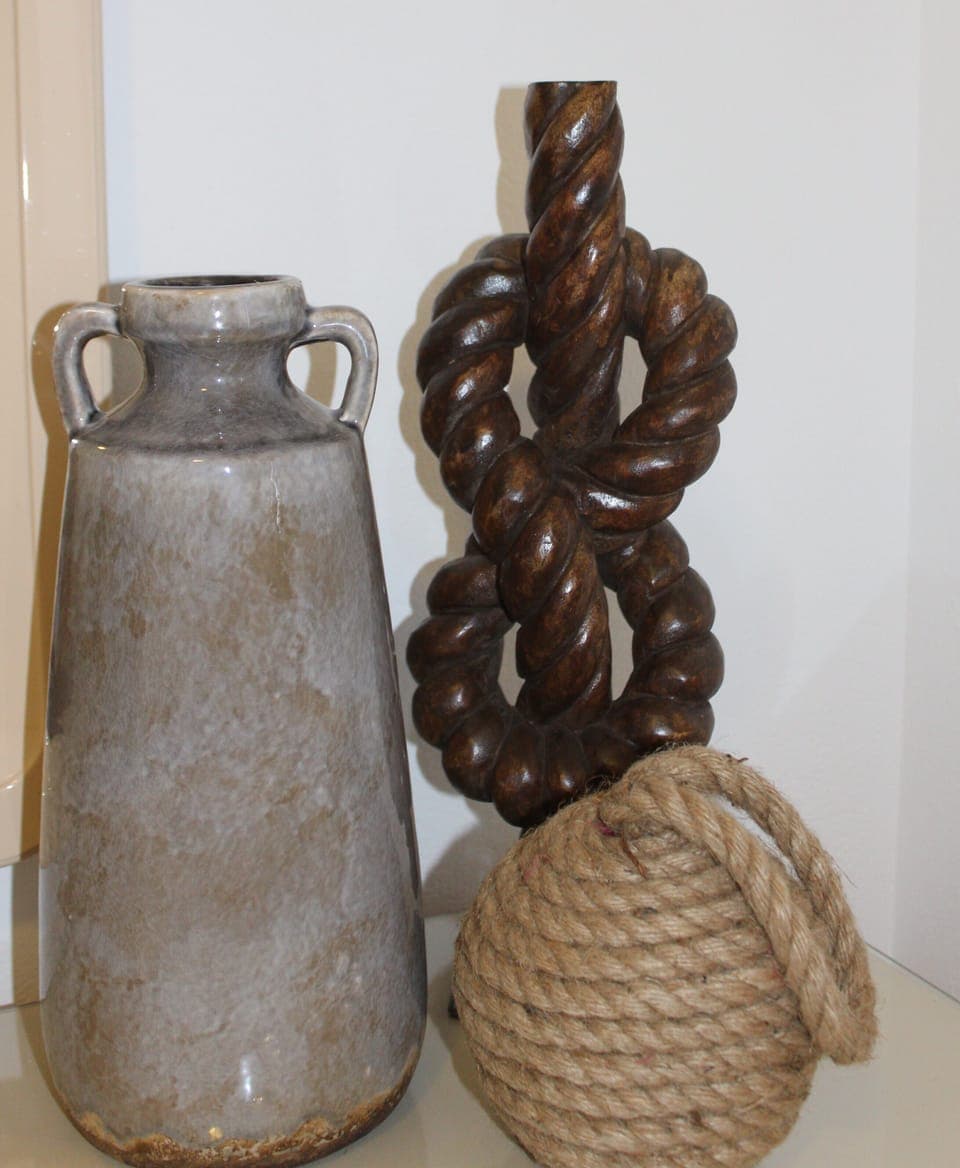 Karaka Room. Double size bed with private en suite bathroom. Air conditioned. 