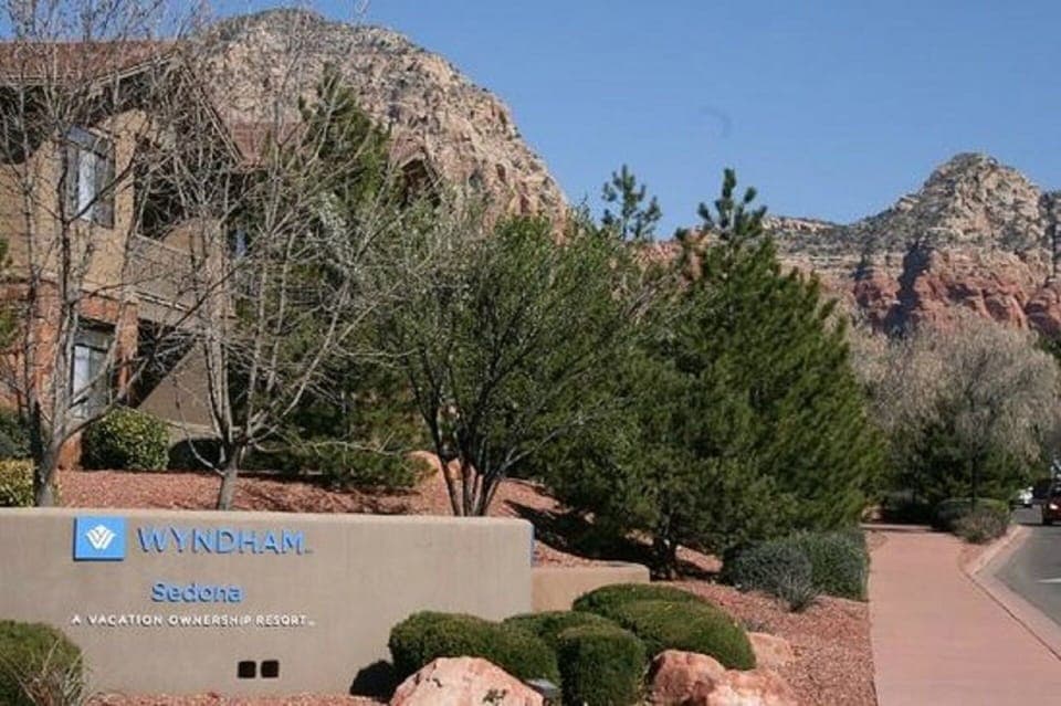 Entrance to the Wyndham Sedona resort