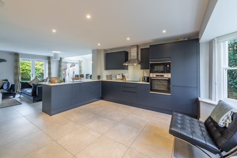 Holly Lodge, Wells-next-the-Sea: Well-equipped, modern kitchen
