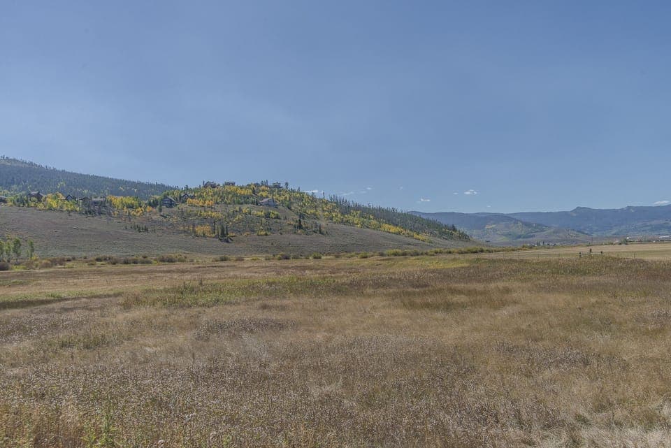 Exterior - Wide open spaces surrounding this complex.