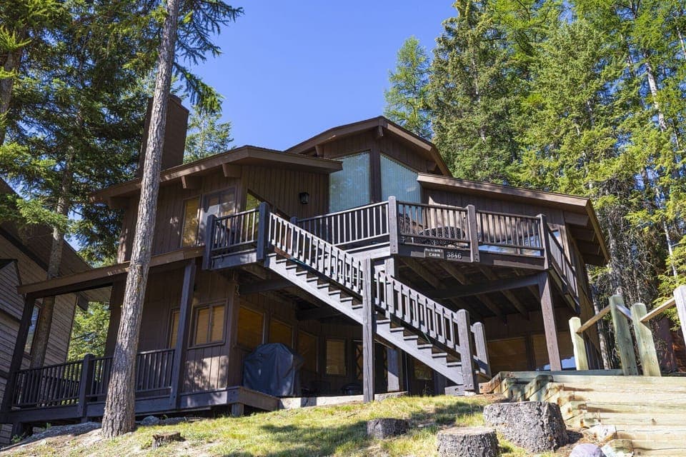 Upper unit with big deck and mountain views.