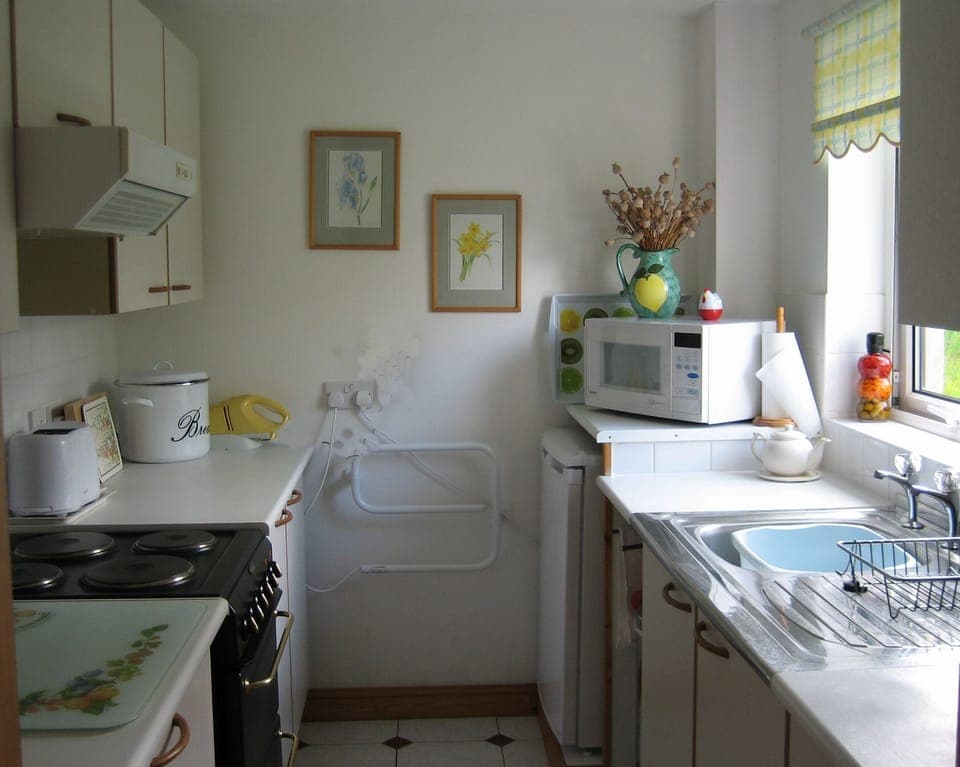 Fully fitted kitchen