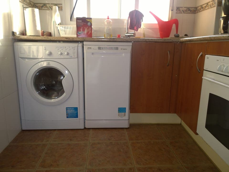 Fully equipped kitchen.