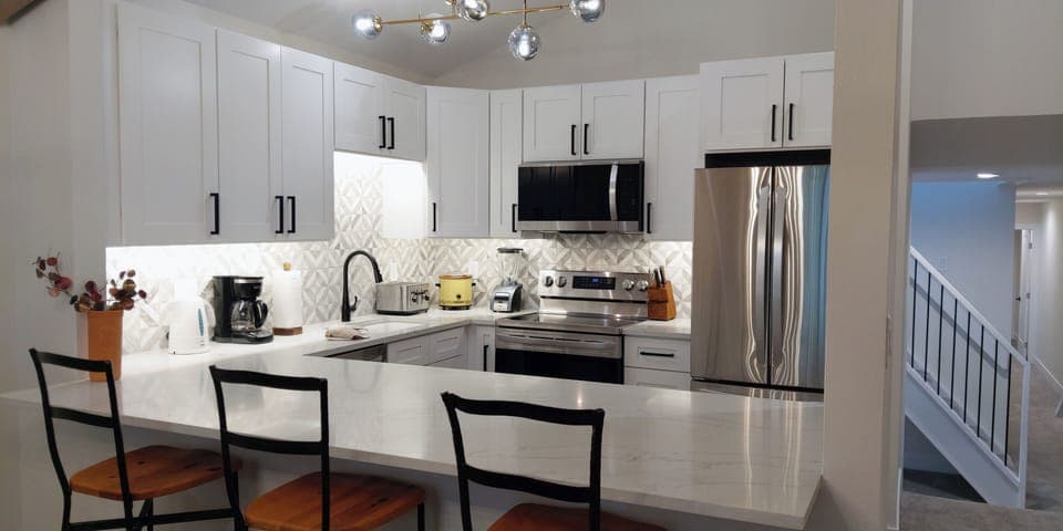 Beaver Creek West #28 Kitchen w/ breakfast bar