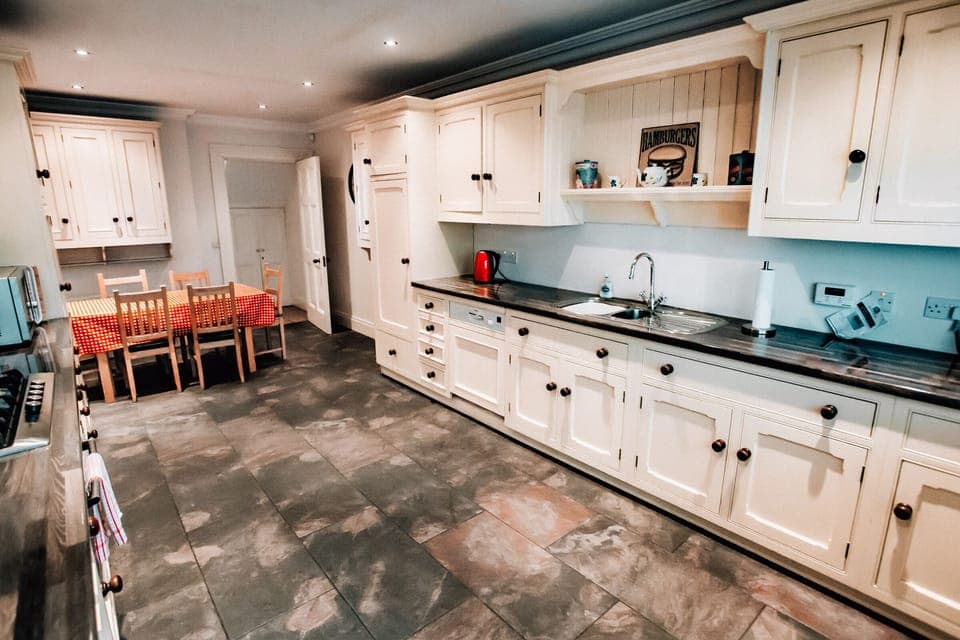 Extremely spacious well fitted kitchen