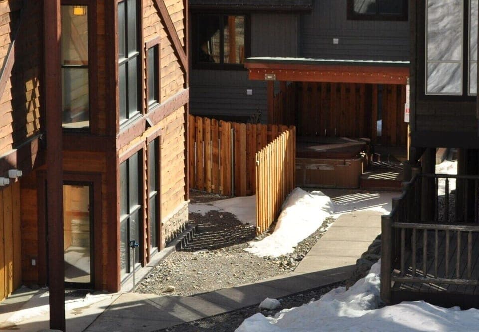 Private Hot Tub for Guests of Black Diamond Building