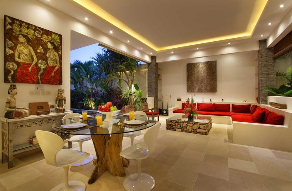 Villa K dining area