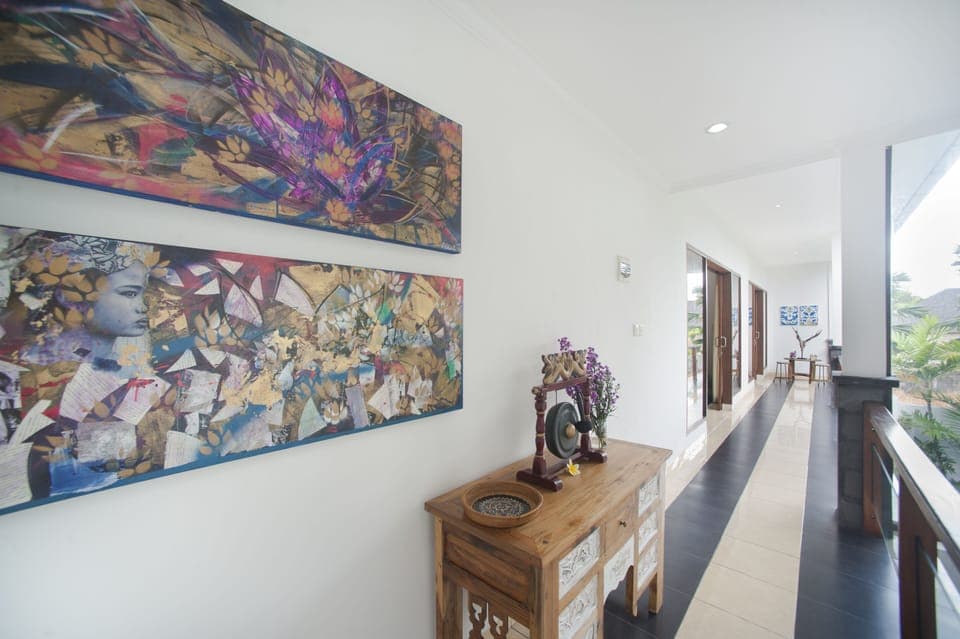 PENELOPY VILLA 3 NEAR EAT STREET OBEROI.