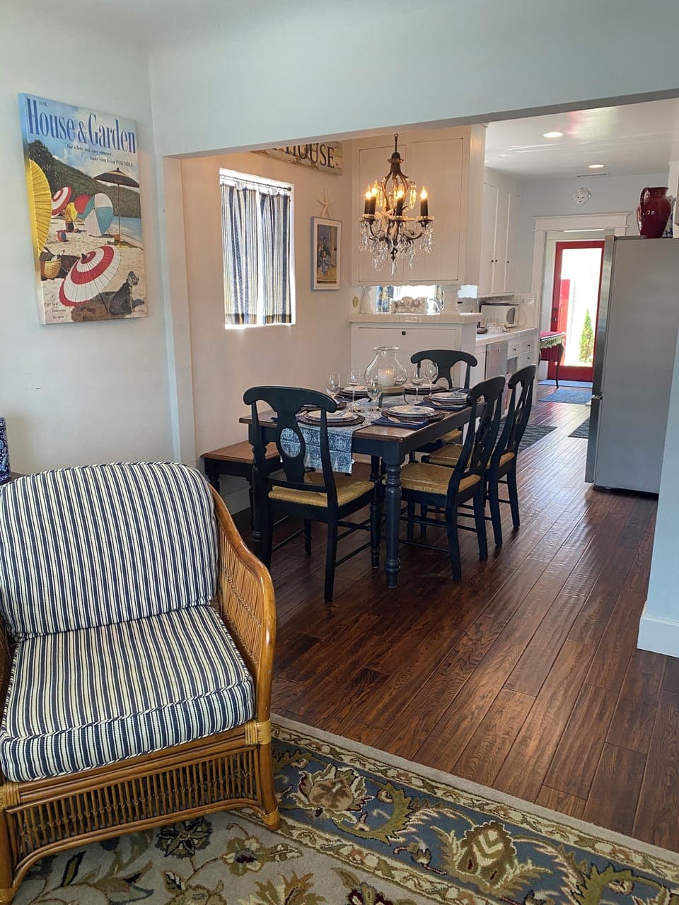 Dining area off kitchen
