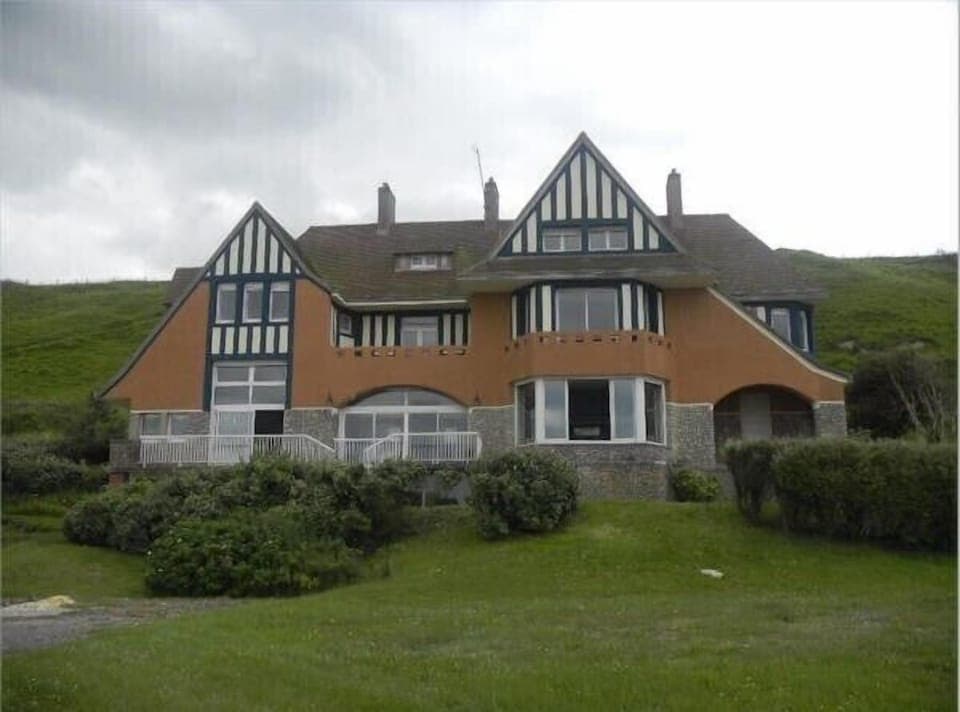 The Grand Villa Hardelay