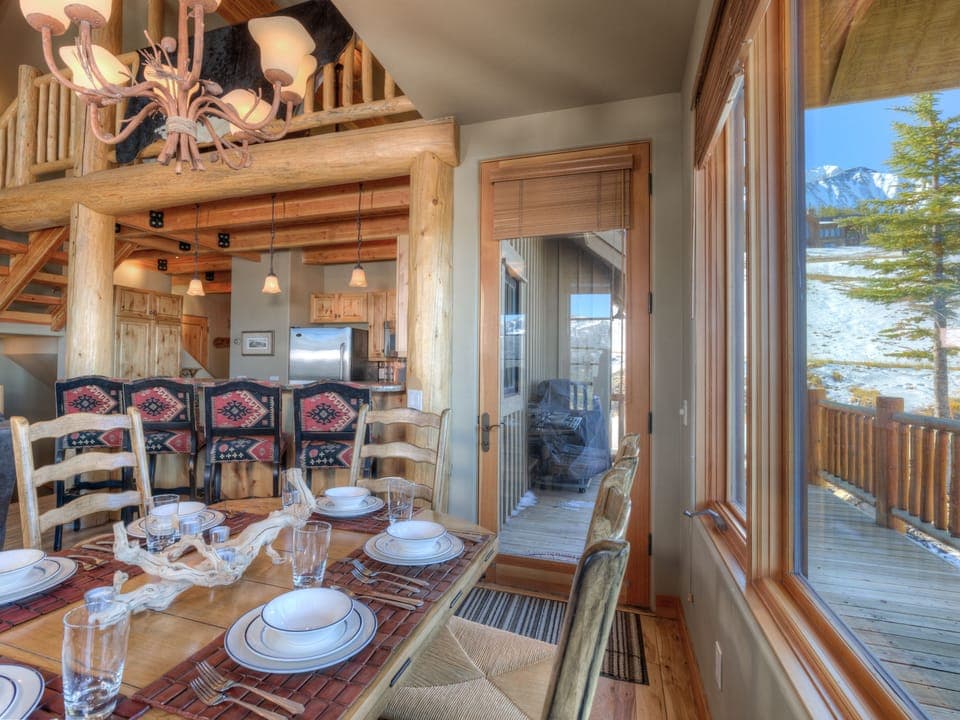 MMH 1 Gambler Way, Dining, 3