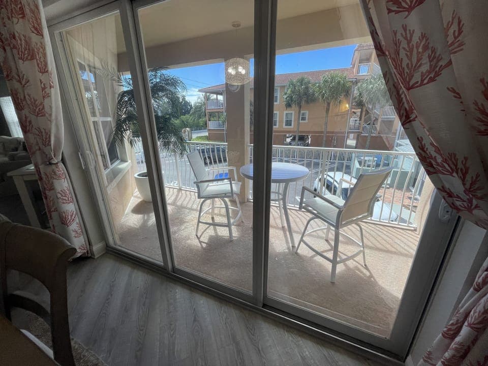 Enjoy your morning coffee on our side balcony ☕️