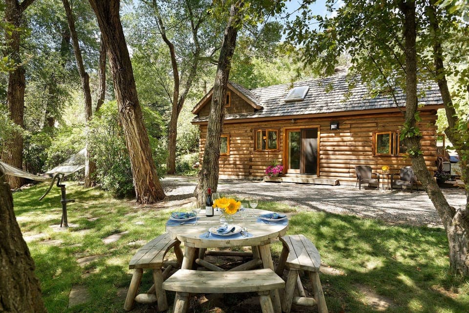 Dining al fresco by the river!