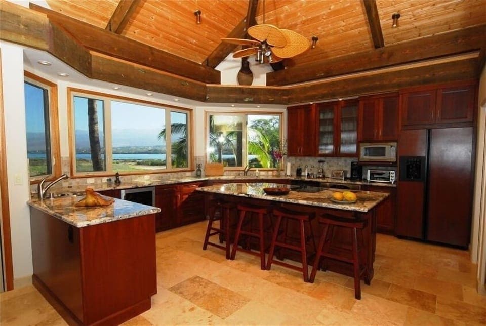 Gourmet Kitchen, fully loaded with 2 dishwashers, views of Pacific & Maui.