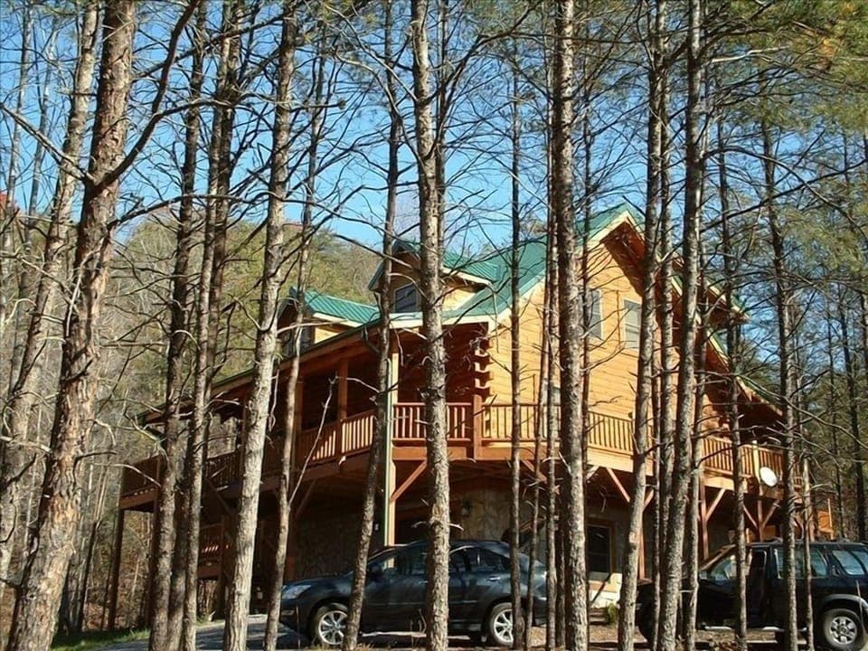 Cabin in the Pines
easy access and close to everything.