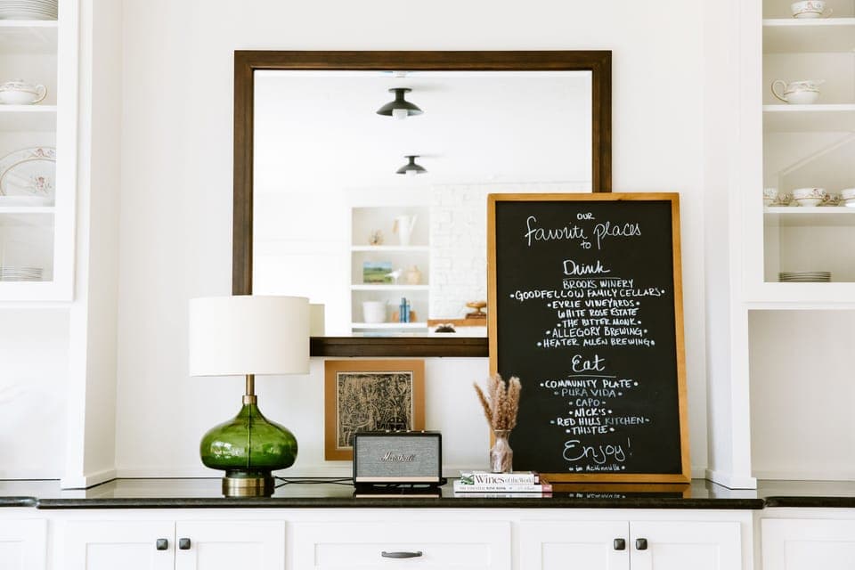 Stream your favorite tunes on the Marshall bluetooth speaker.