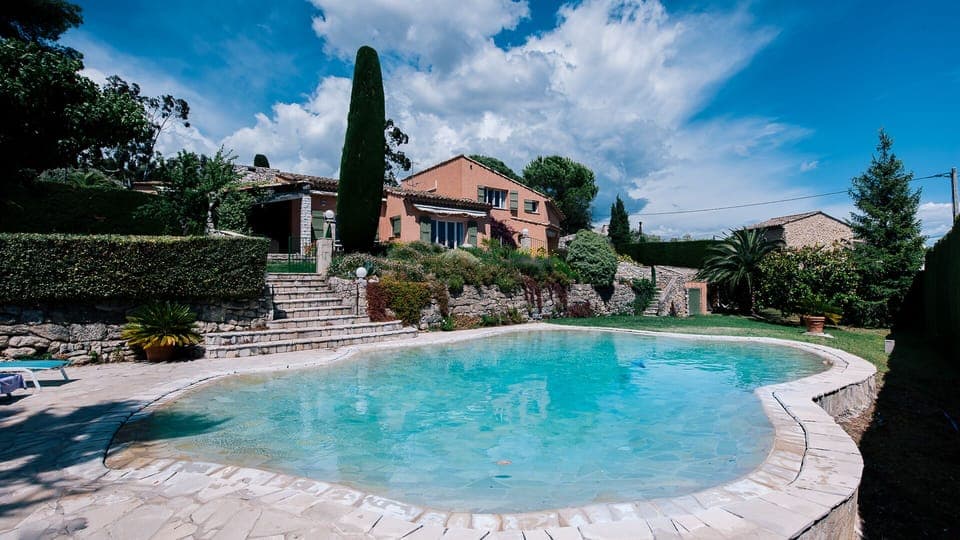 Beautiful villa with pool, gardens and plenty of outdoor space