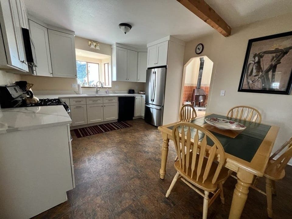 Newly renovated Kitchen and dining